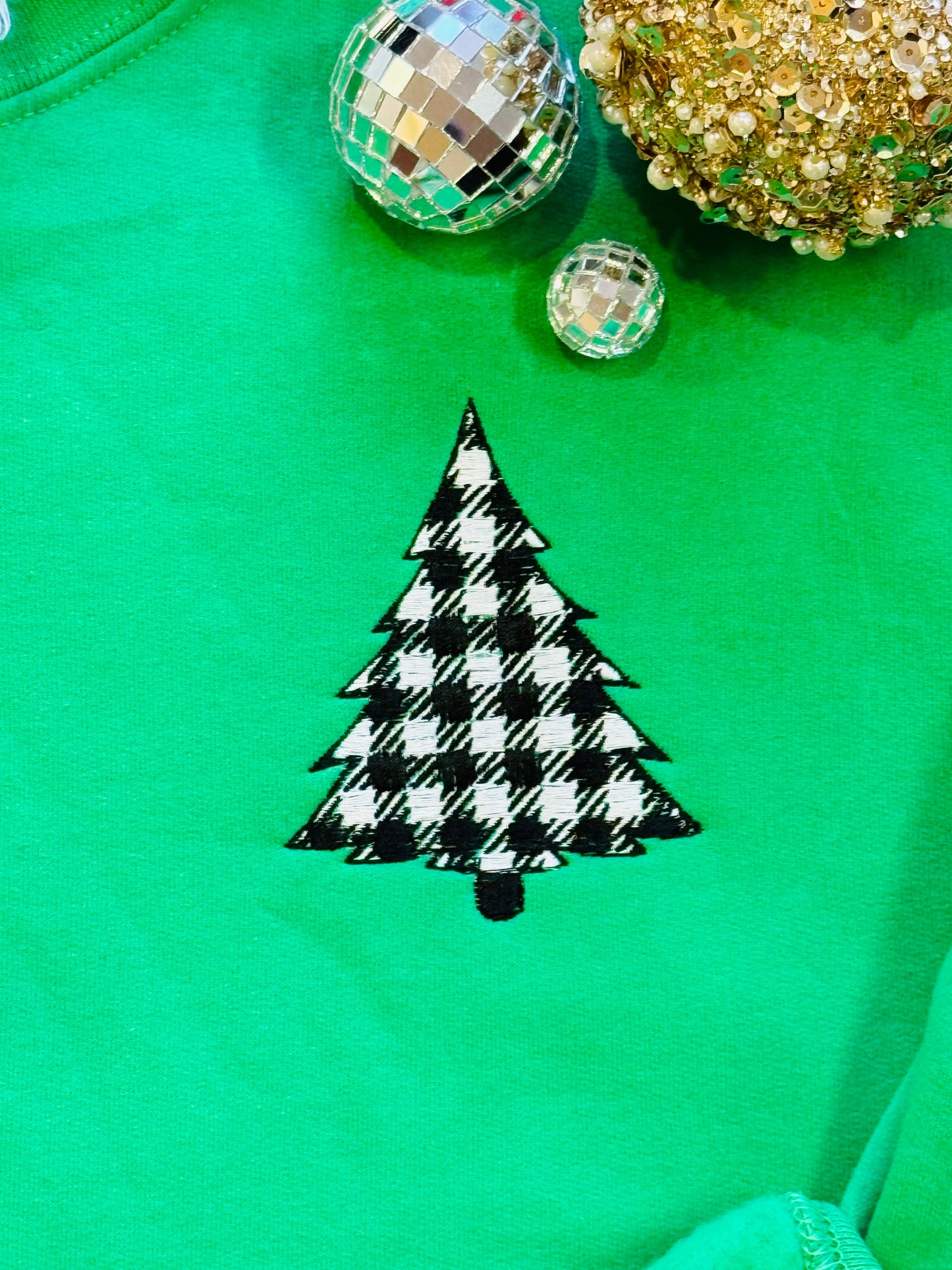 Embroidered Checkered Christmas Tee Sweatshirt