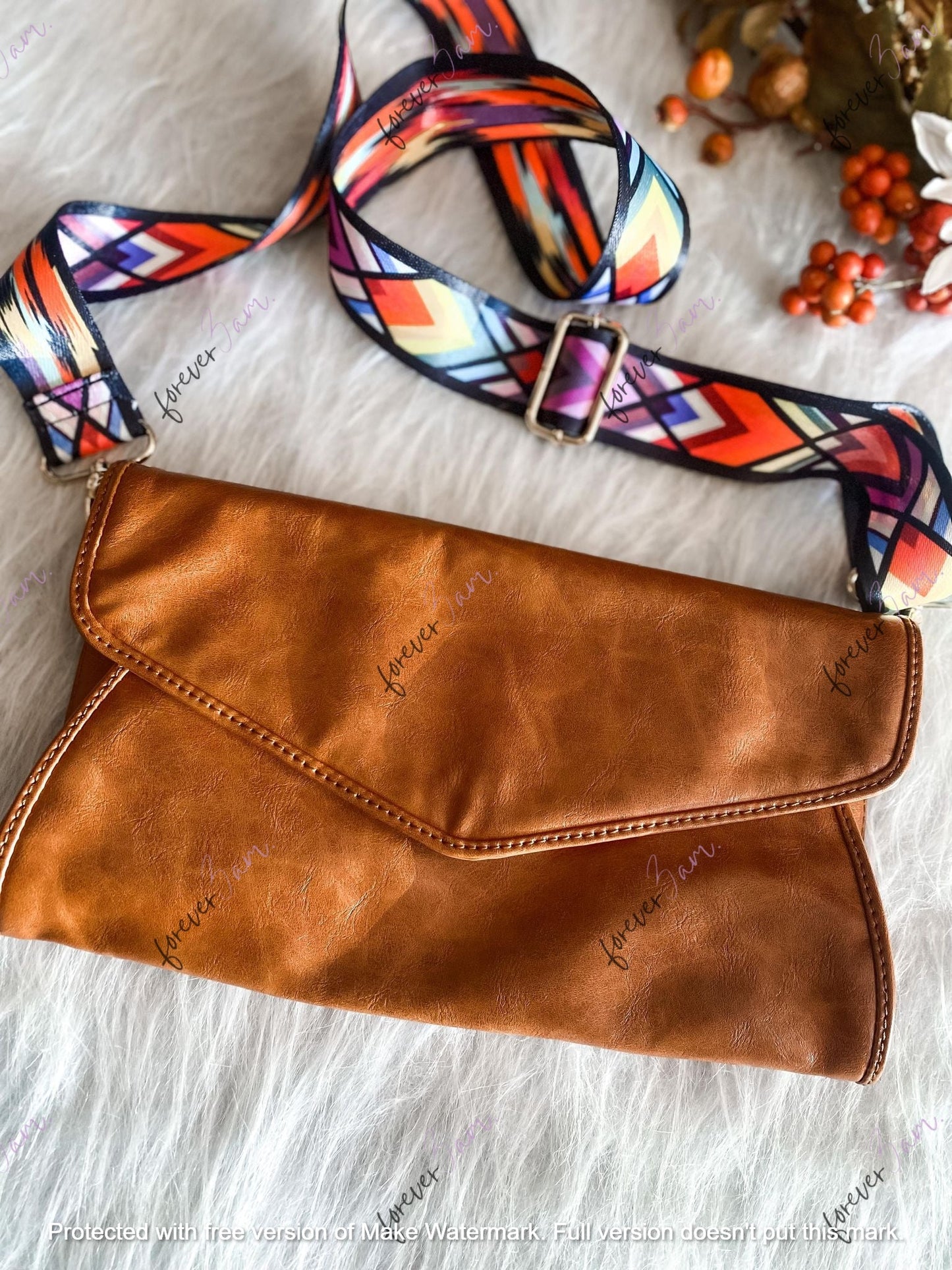 RTS: CLUTCH/CROSSBODY VEGAN LEATHER PURSE*