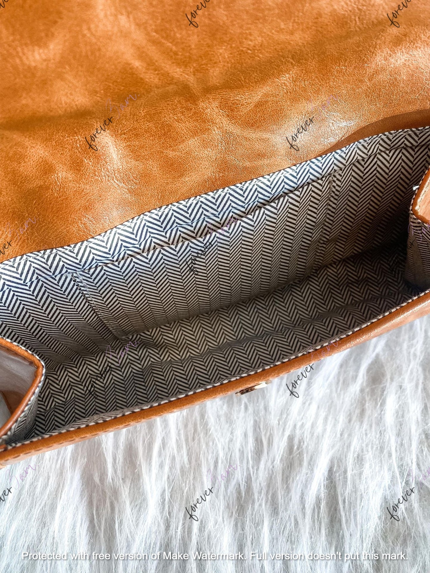 RTS: CLUTCH/CROSSBODY VEGAN LEATHER PURSE*