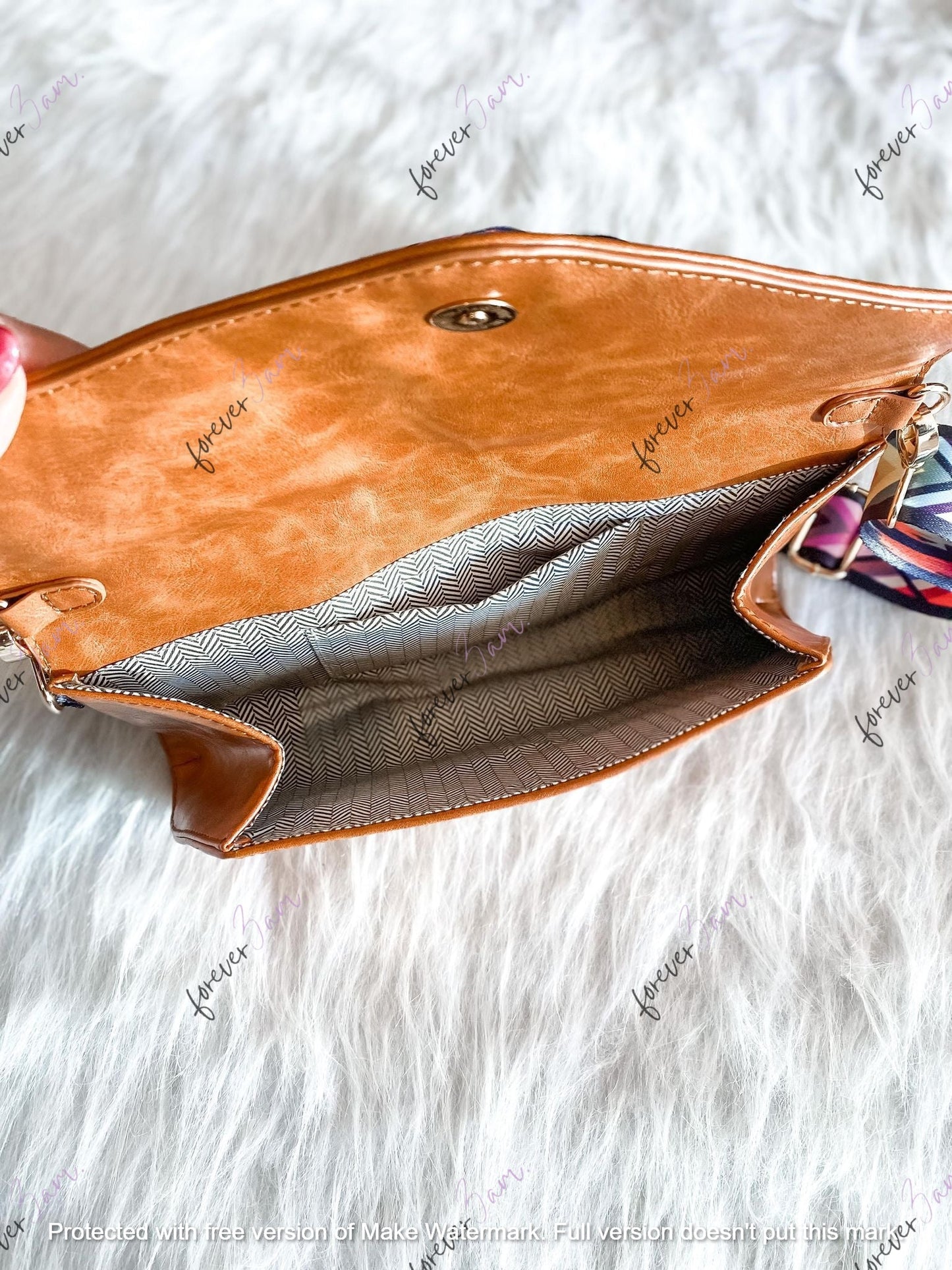 RTS: CLUTCH/CROSSBODY VEGAN LEATHER PURSE*