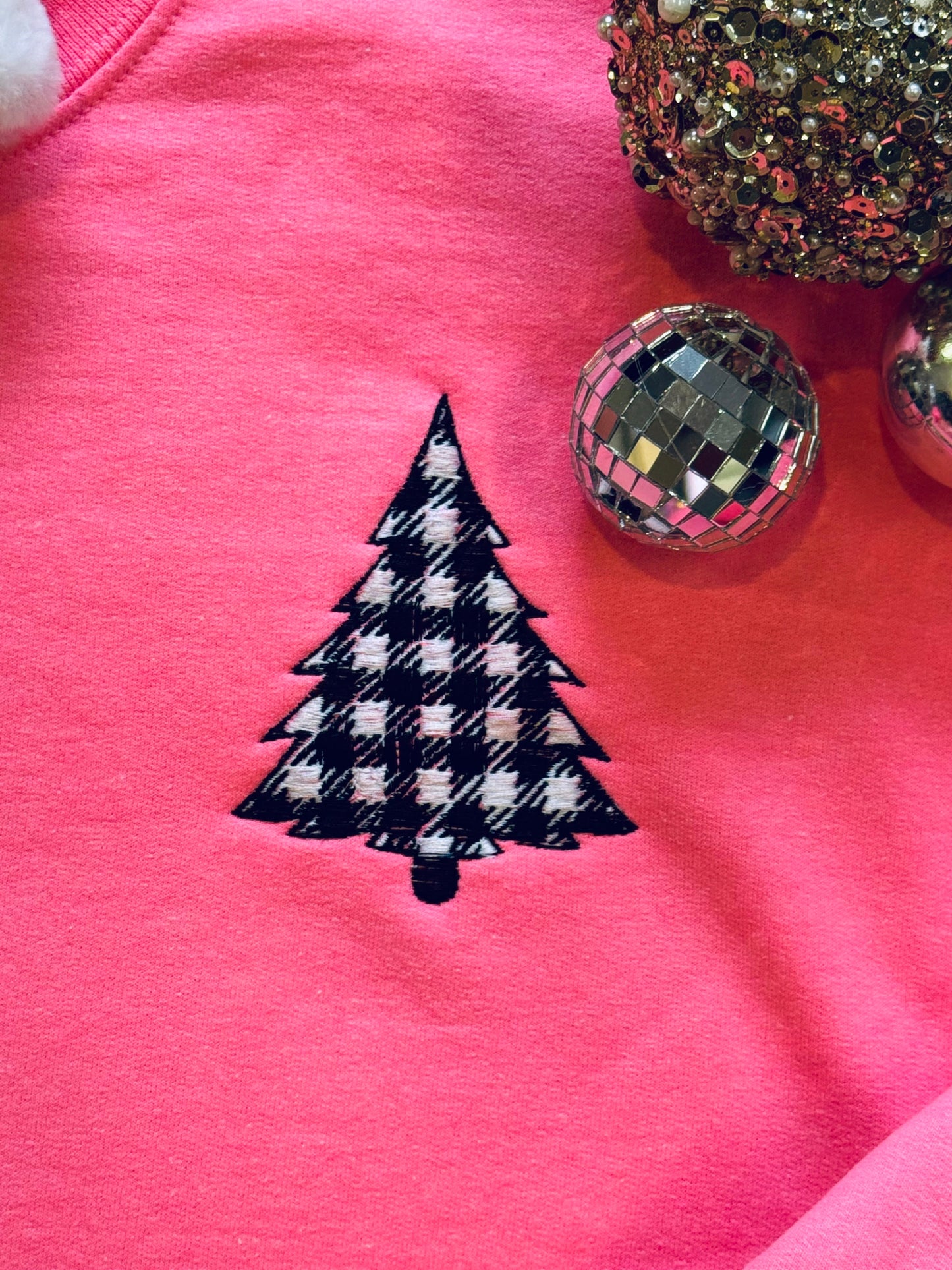 Embroidered Checkered Christmas Tee Sweatshirt