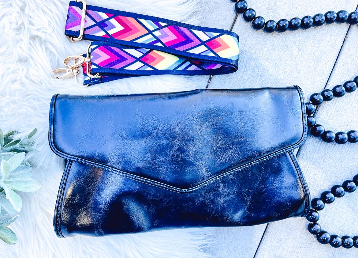 RTS: CLUTCH/CROSSBODY VEGAN LEATHER PURSE*